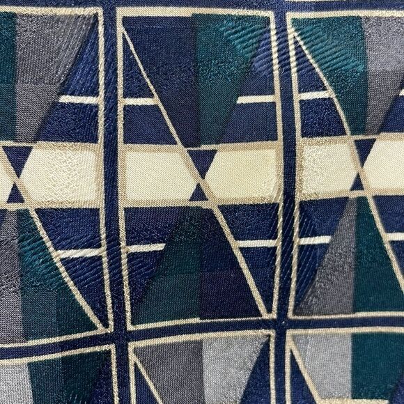L'Homme Men's Silk Geometric necktie - Picture 2 of 3